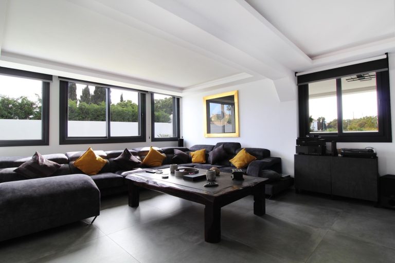 f3f60a3c85aa4d632fd43923cf80e030 - 7