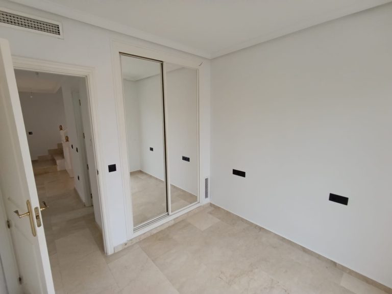 f5153c06452a2aa5eaa720bb4e46d1eb - 10