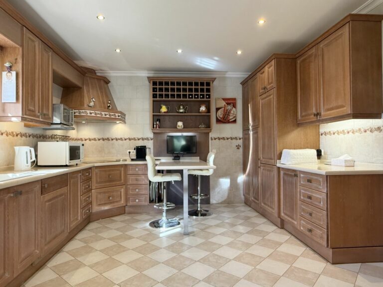 f56609e7e1e4e0cc554c1c11a3a9dcb3 - 13