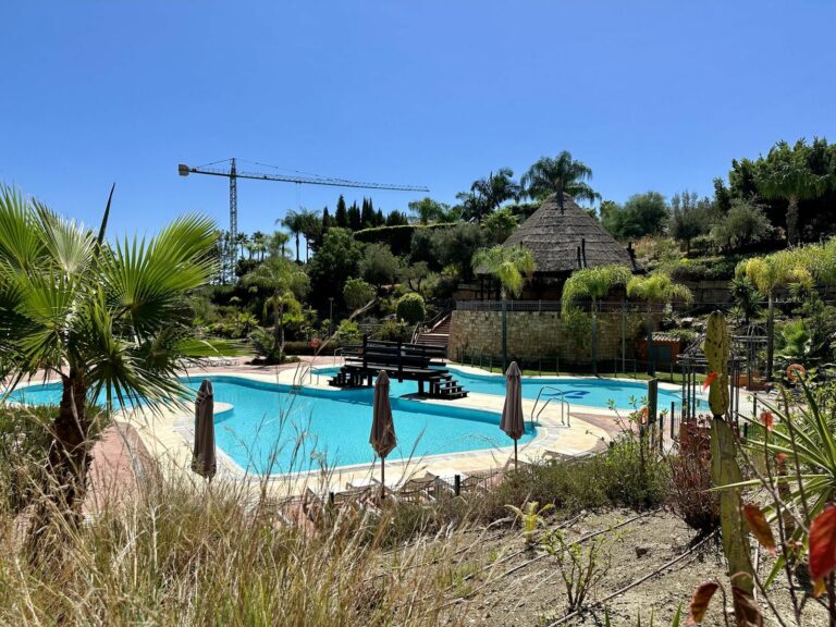 f57d6f5e9704b4831ffedaae29f1db38 - 10