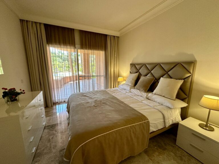 f57d6f5e9704b4831ffedaae29f1db38 - 12