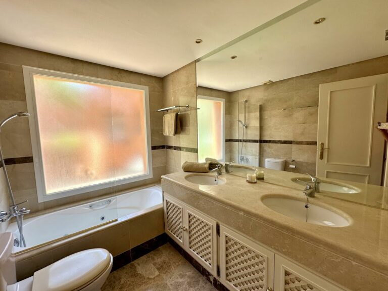 f57d6f5e9704b4831ffedaae29f1db38 - 13