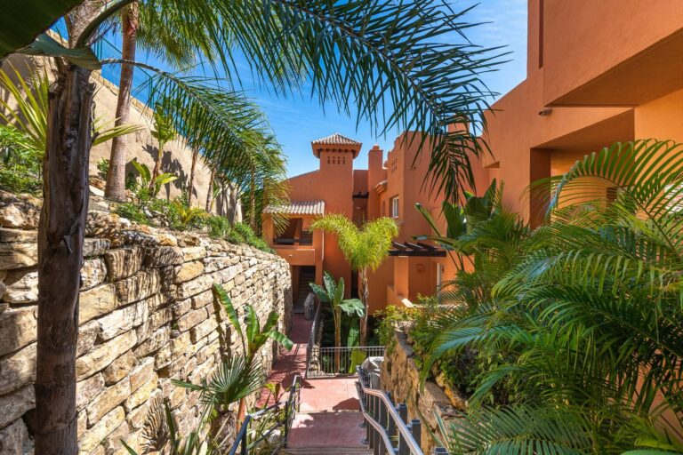 f57d6f5e9704b4831ffedaae29f1db38 - 15