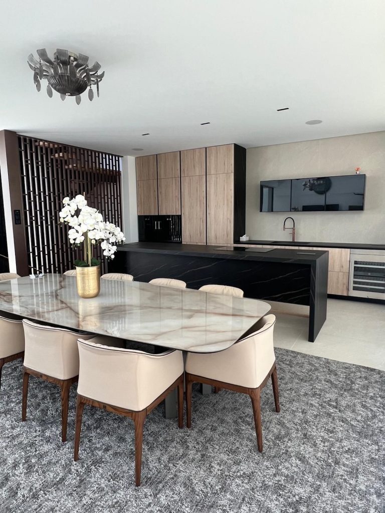 f69aecb1fb74f542a98fa749212e7810 - 10