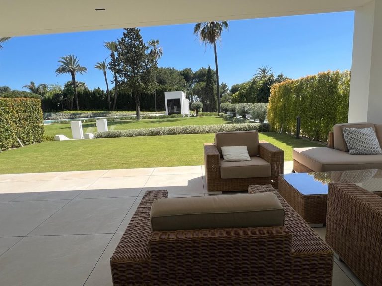 f69aecb1fb74f542a98fa749212e7810 - 14