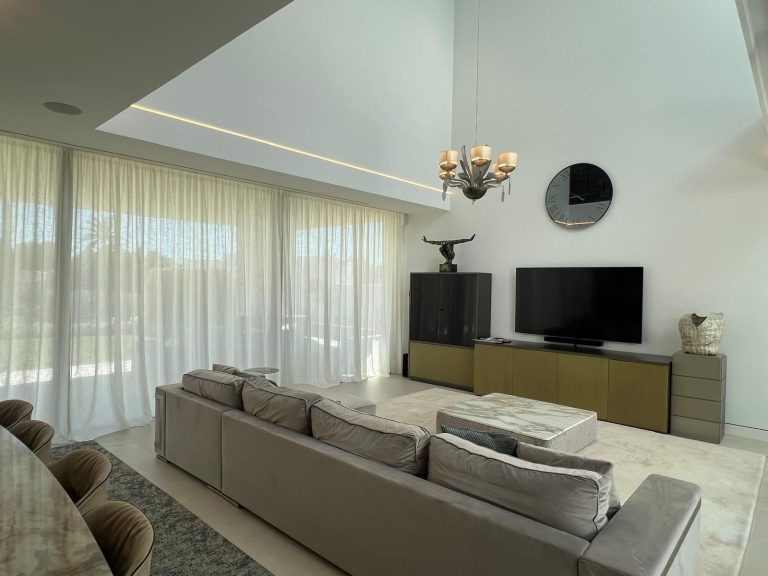 f69aecb1fb74f542a98fa749212e7810 - 7