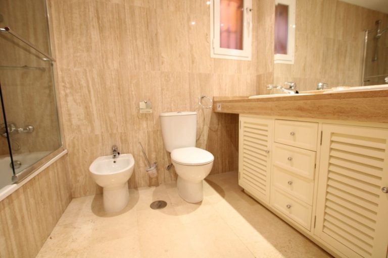 f6ae586540beb1d6bbabbc1feeadde3a - 16