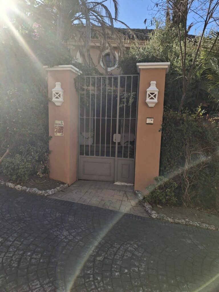 f778be597bc4549a450c7ba1c18e22d5 - 3