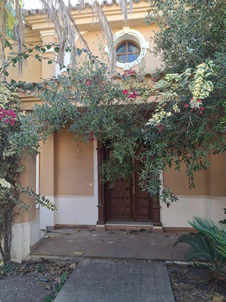 f778be597bc4549a450c7ba1c18e22d5 - 4