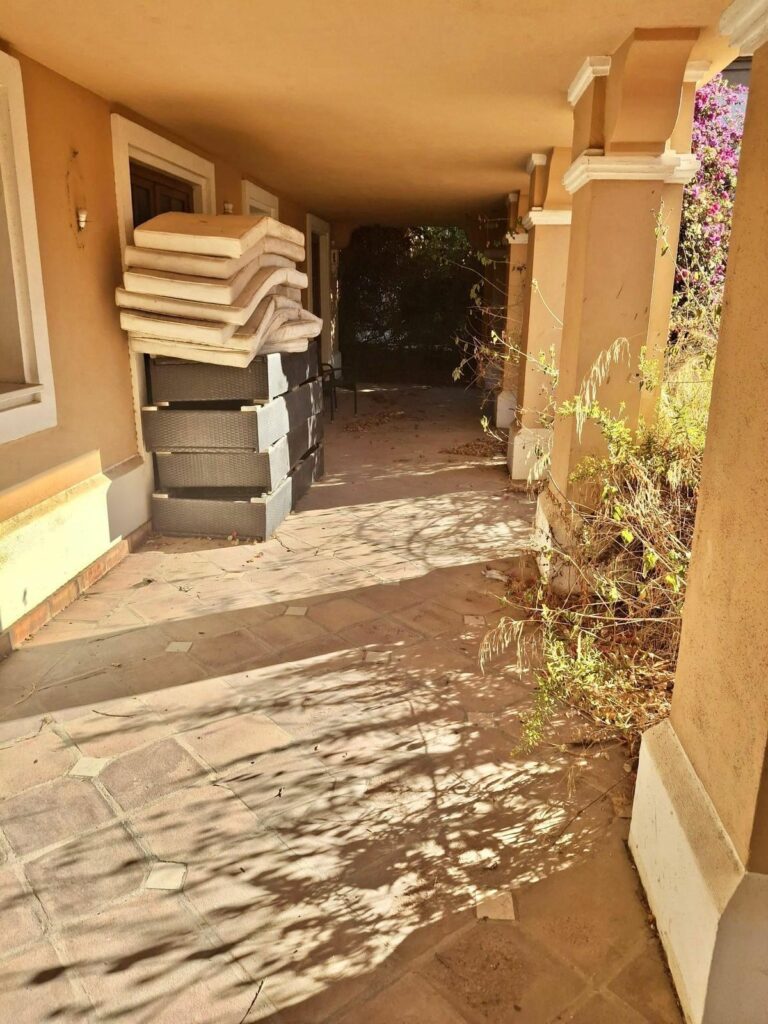 f778be597bc4549a450c7ba1c18e22d5 - 7