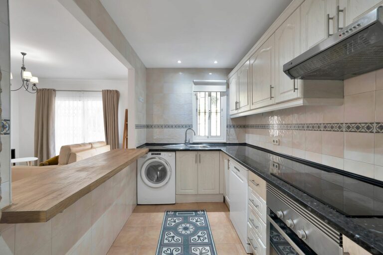 f85521bfac9f1cb53537fab0511d17f0 - 8