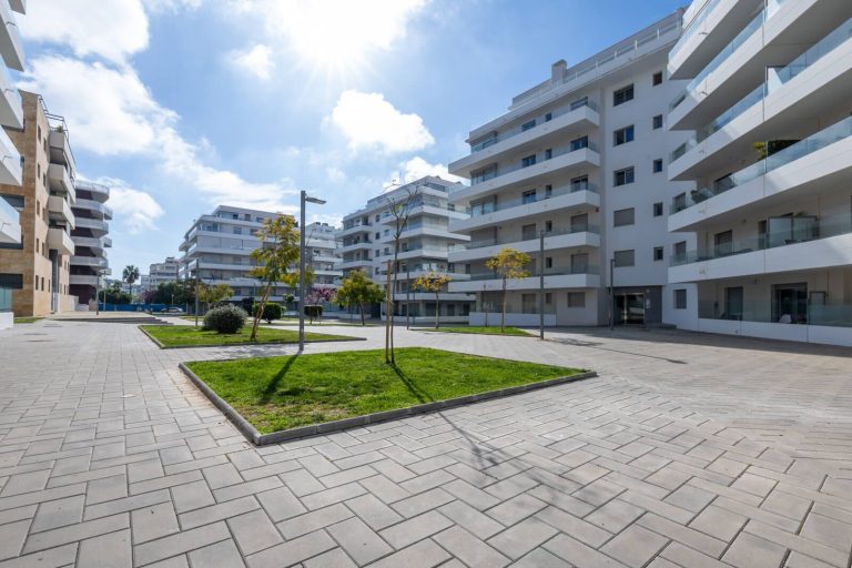 f8baba95b34704c49b065e8ad9ef16a9 - 13