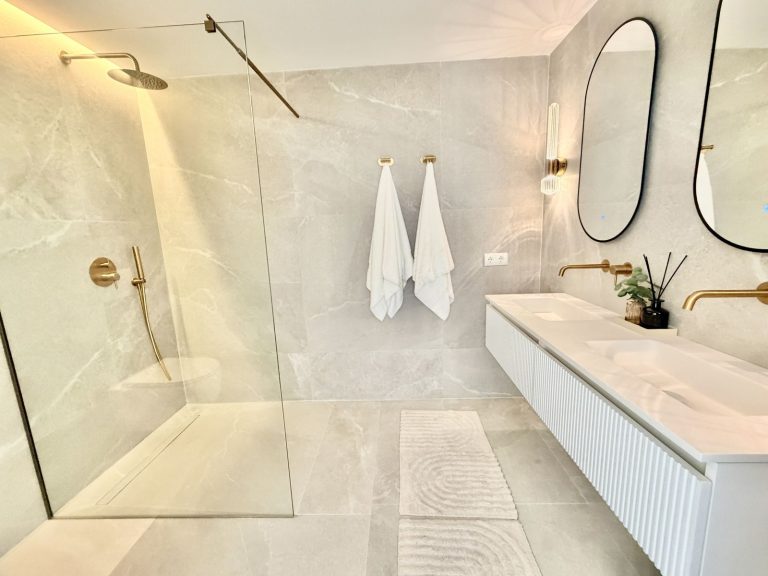 f919c2e01b195ff2c620658d66548837 - 15