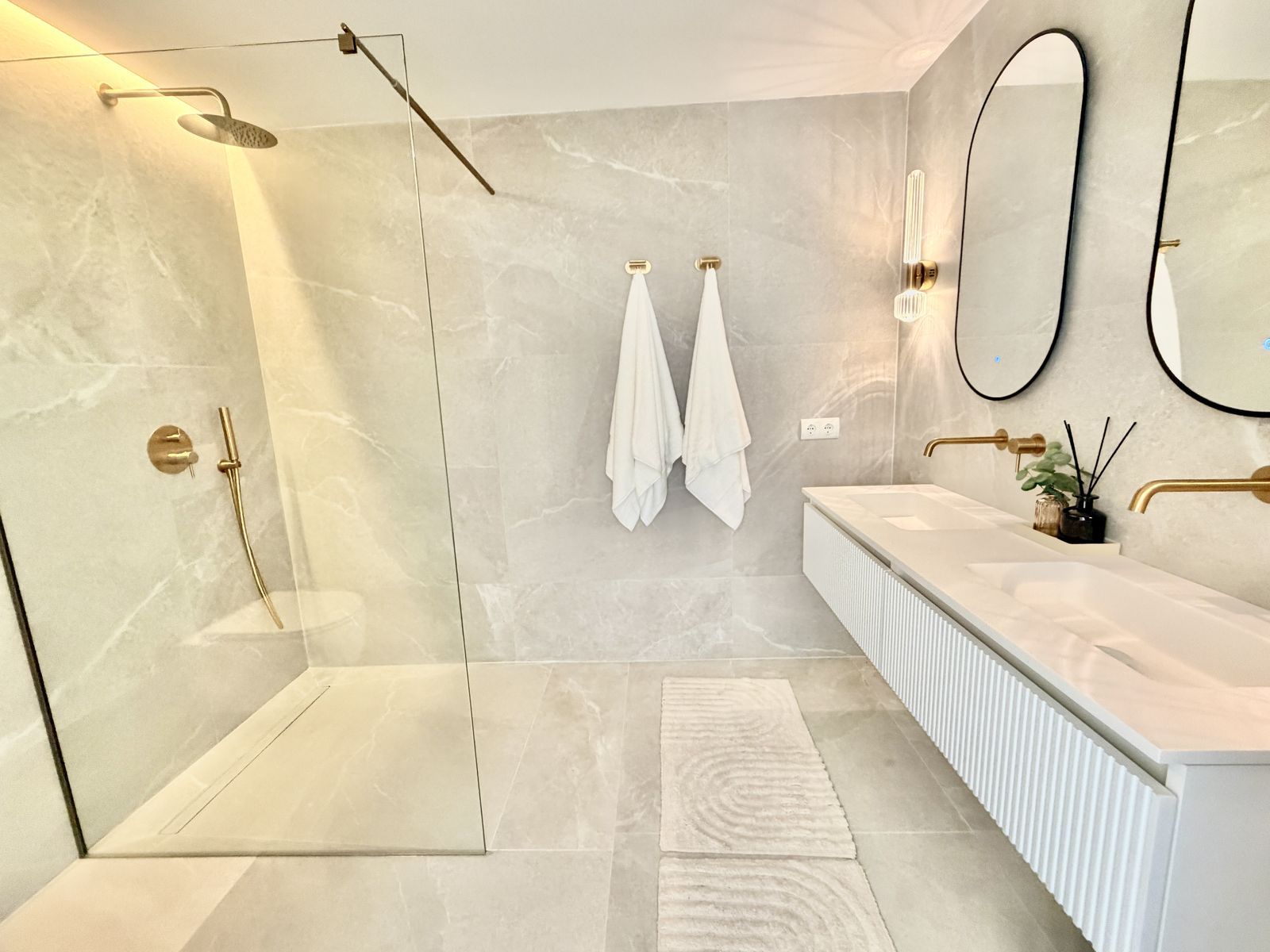 f919c2e01b195ff2c620658d66548837 - 15