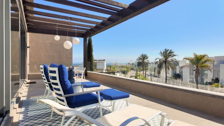 fb21c4ef38980ee6ae9e02bace8346dd - 12