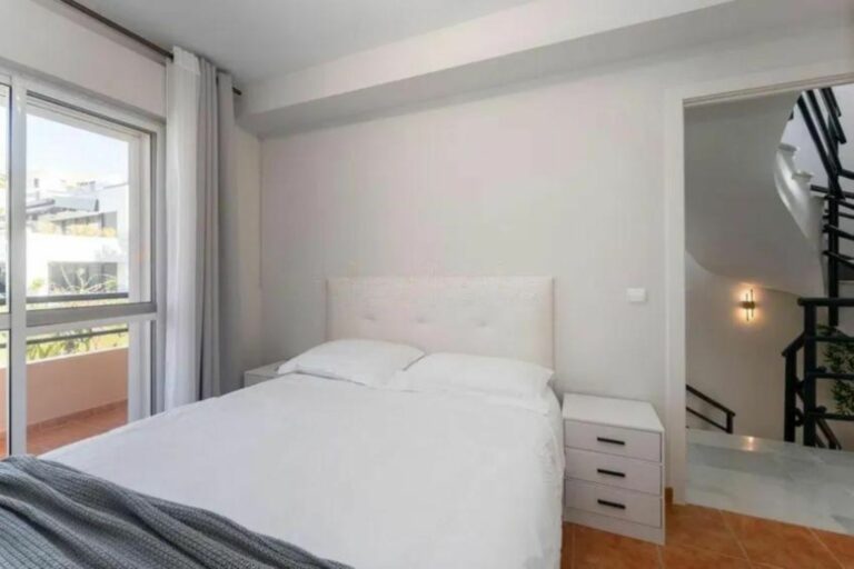 fb2984dd80f4405a5ee205300c6326e1 - 14