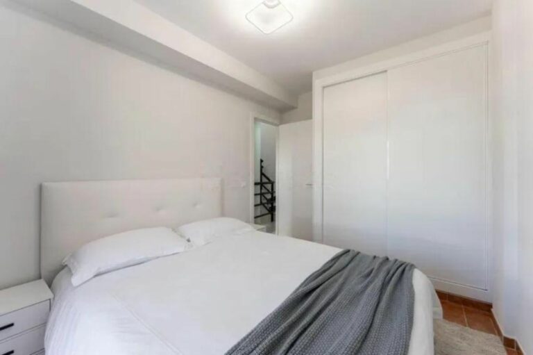 fb2984dd80f4405a5ee205300c6326e1 - 15