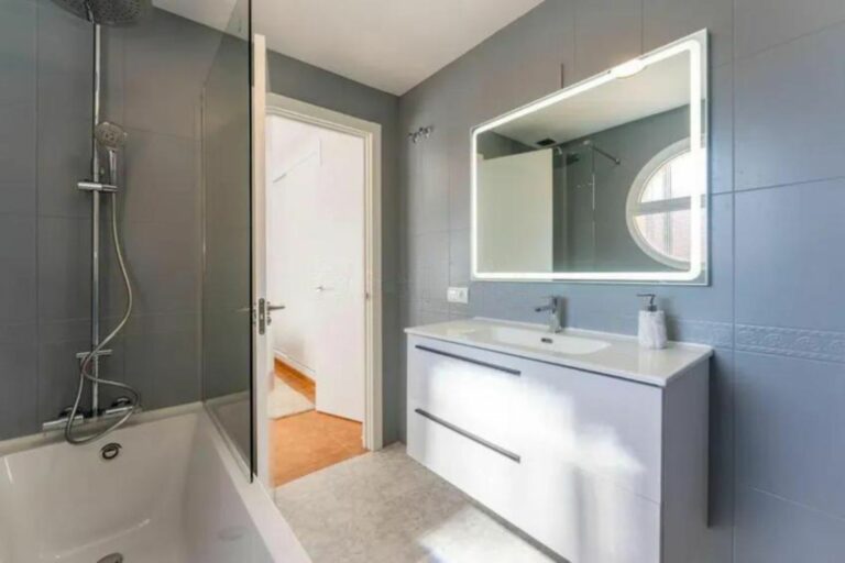 fb2984dd80f4405a5ee205300c6326e1 - 16