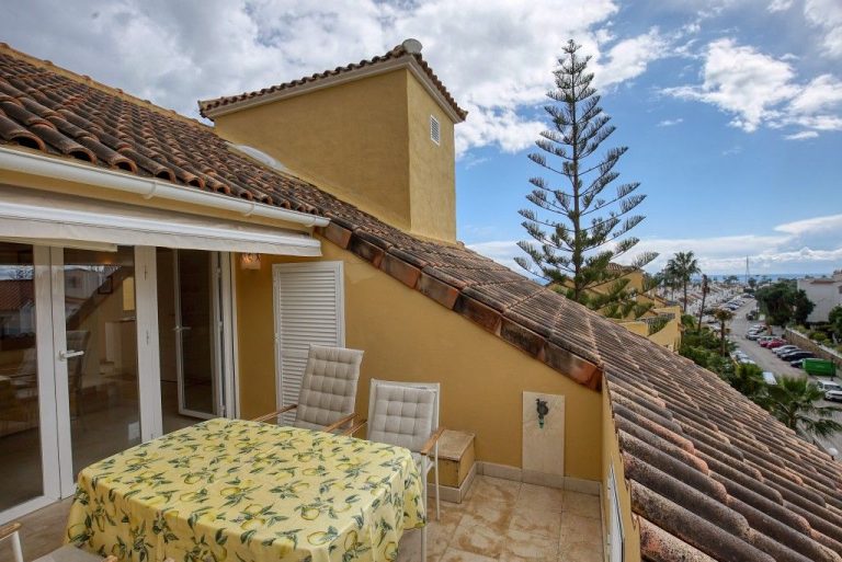 fb5f5aa0e8577ca40c32df74ce8bb8ff - 13