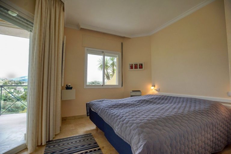 fb5f5aa0e8577ca40c32df74ce8bb8ff - 14