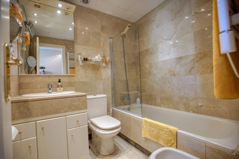 fb5f5aa0e8577ca40c32df74ce8bb8ff - 15