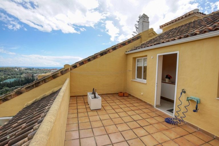 fb5f5aa0e8577ca40c32df74ce8bb8ff - 4