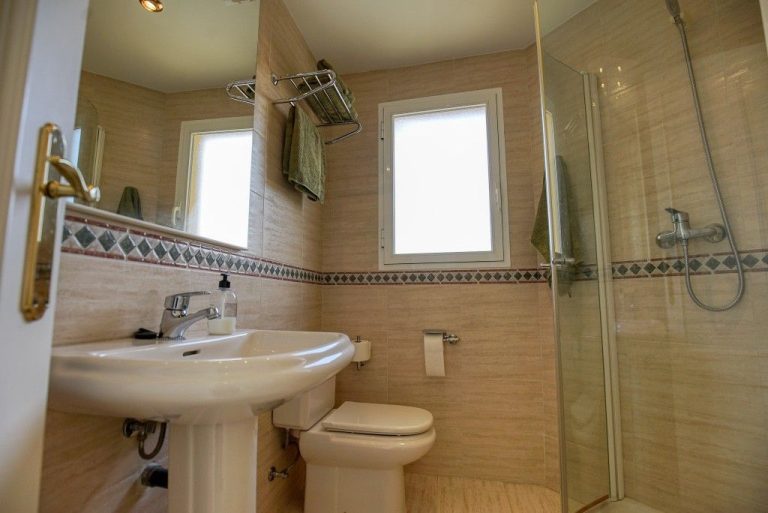 fb5f5aa0e8577ca40c32df74ce8bb8ff - 8