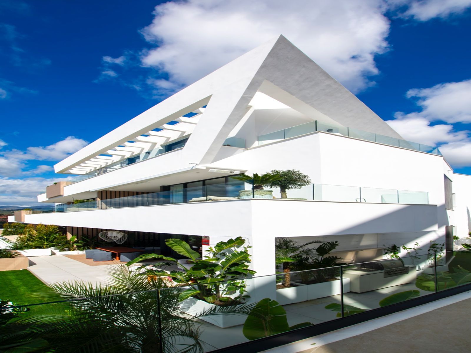 fc7563411adc7d7b1ee4e71313b256a9 - 14