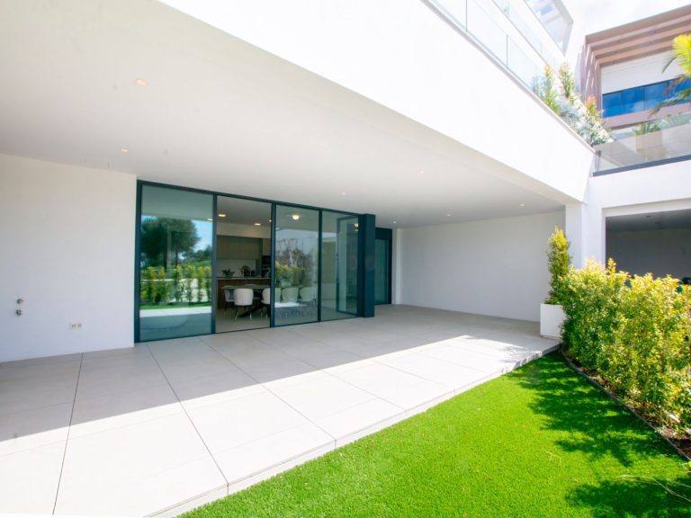 fc7563411adc7d7b1ee4e71313b256a9 - 4