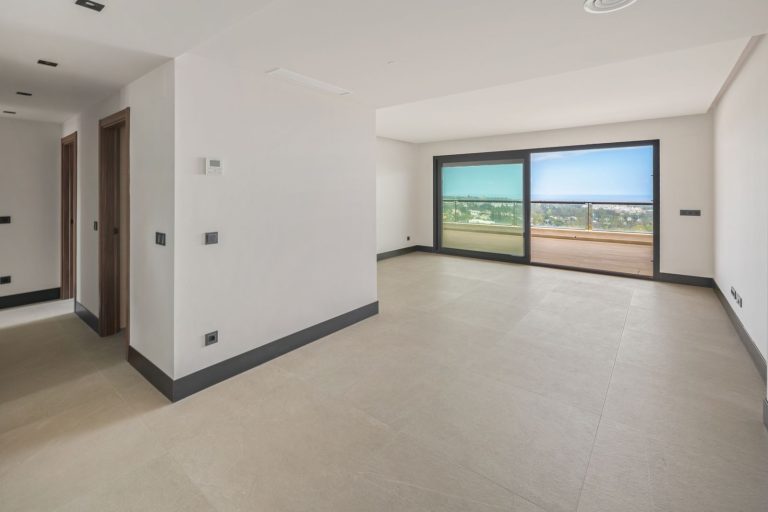 fcd4daad4985d73055824d9f3a99034b - 14