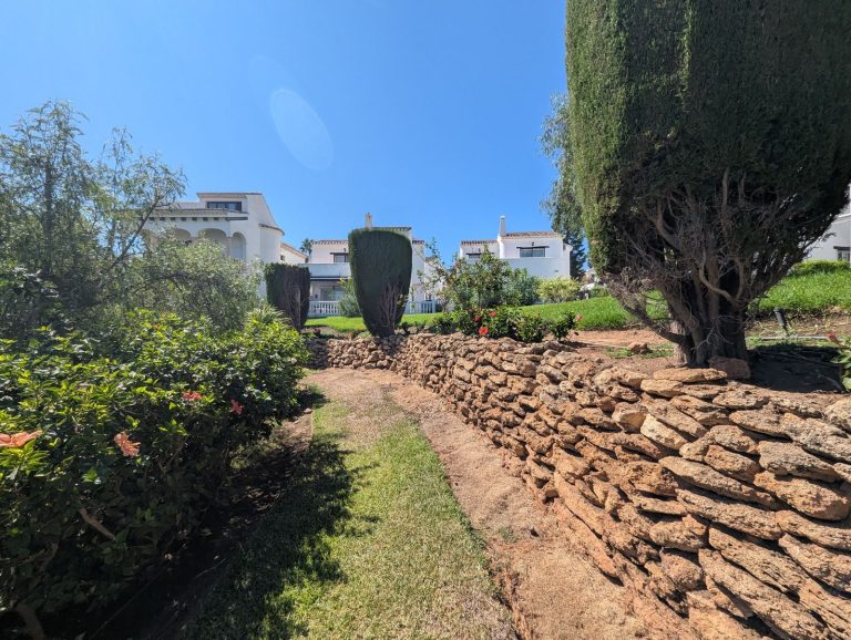 fcf338602a612eea9c297d6a44b095d3 - 11