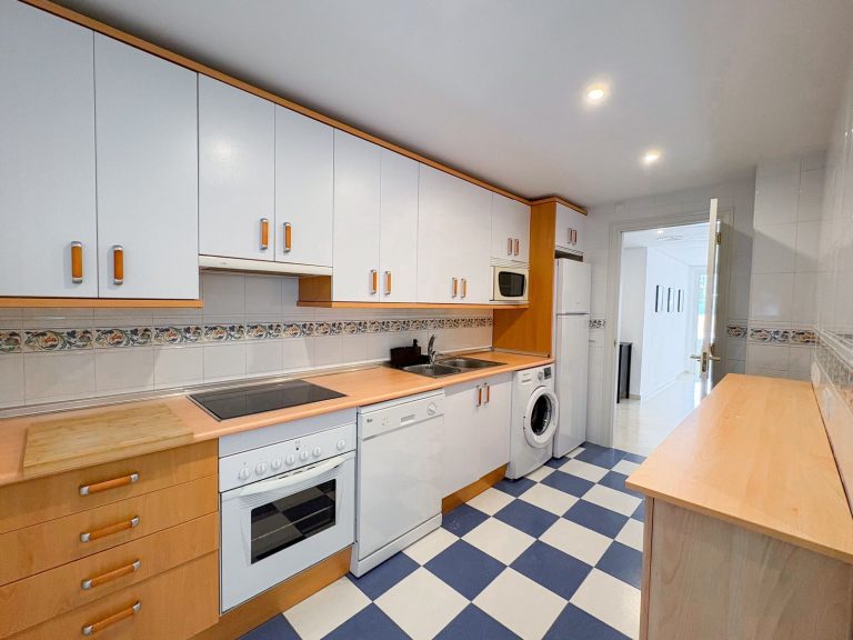 fd050d2aeaf92e2762f87c28de3e6b17 - 10