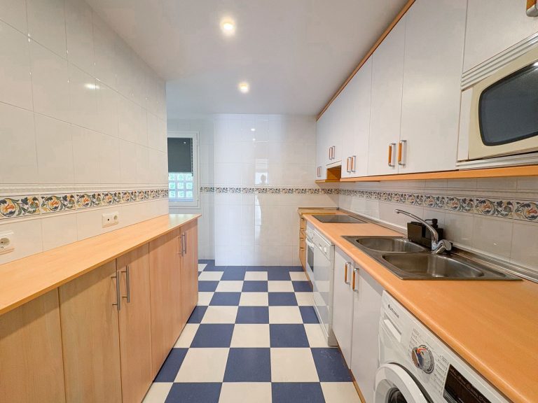 fd050d2aeaf92e2762f87c28de3e6b17 - 11