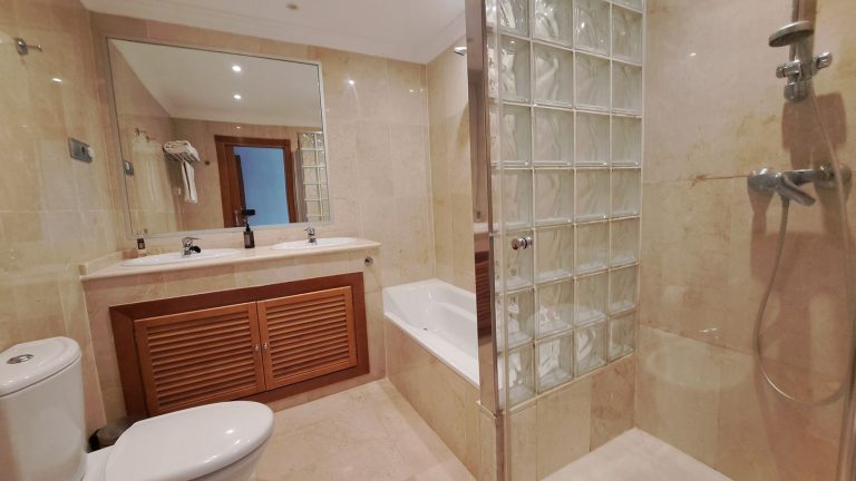 fd74cb0f8ec0be17a2c136a6688d02fc - 8