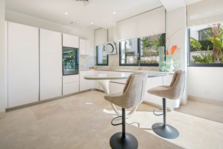 003deec928f8ef32d56436f9ea9123c7 - 14