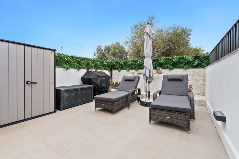 0081610ed5999a722b67e7597e21e1a2 - 10