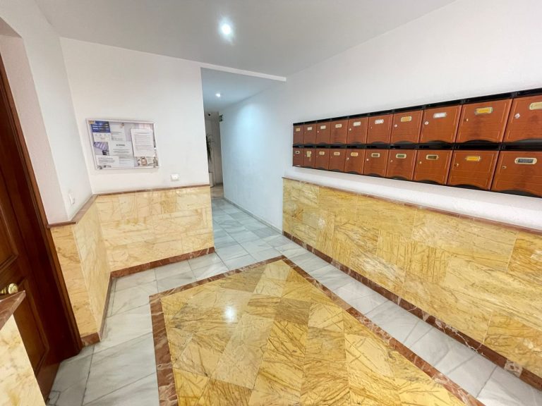 00c5a69f933e4ebb4b9b17d09eee6853 - 12