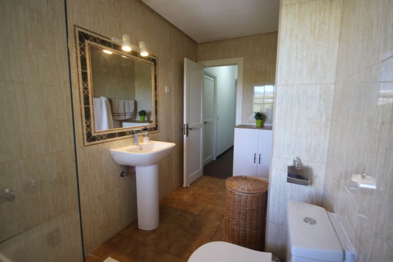 04b467f36c5086fef15a9e38ae2822f6 - 16