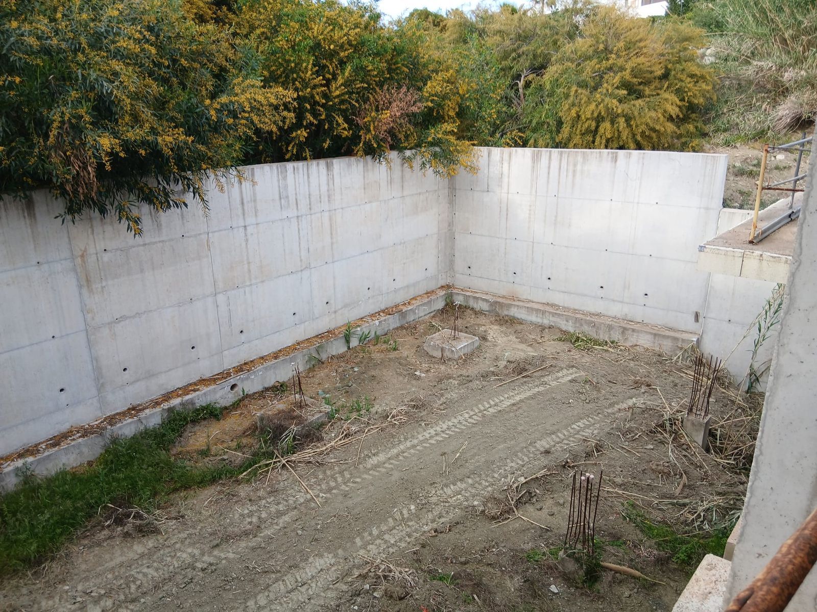 04ddecc0de39bec1d561e2a9d52d5ada - 15