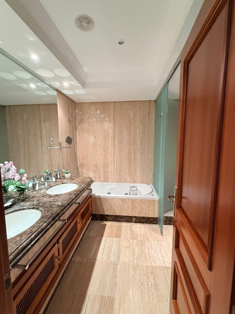 056298555b13787a1e1817ad89ddfdd4 - 12