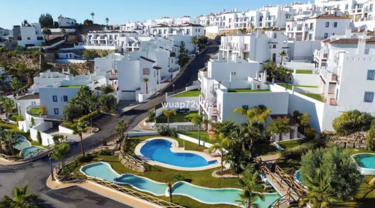 05ef814b496c28aef34541dd8750ca22 - 1