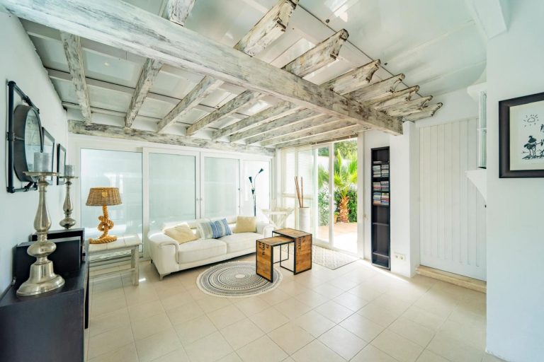 06f755626aaf9355876ffc5358b17d9f - 4