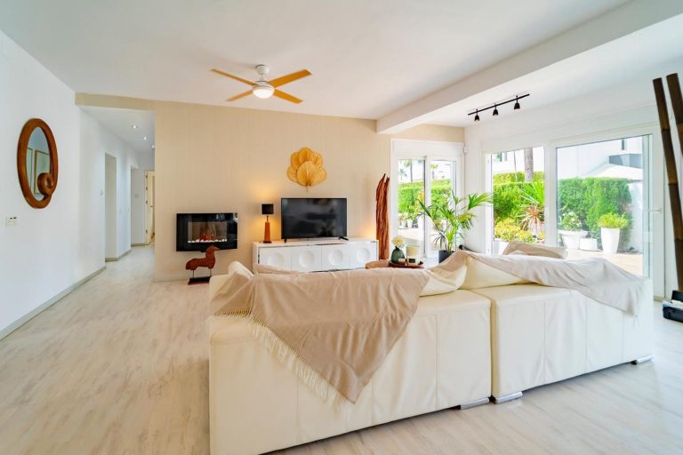 06f755626aaf9355876ffc5358b17d9f - 5