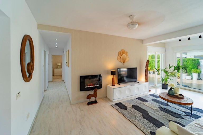 06f755626aaf9355876ffc5358b17d9f - 9