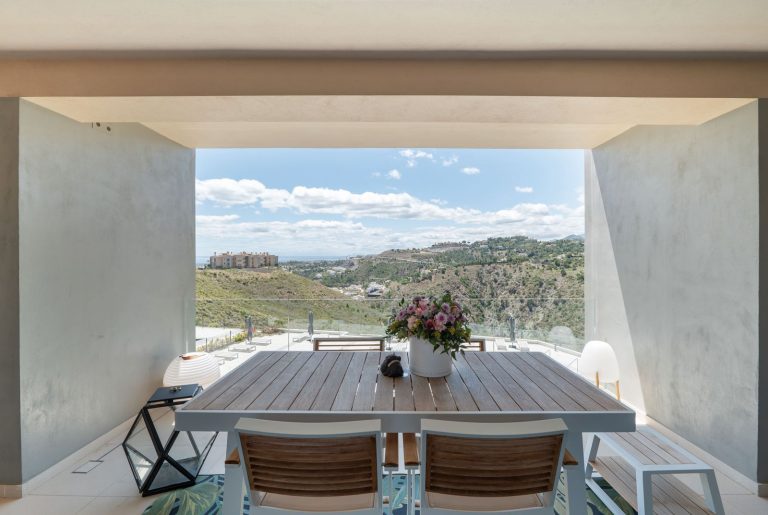 0731565ca28820065a3c70696523863a - 14