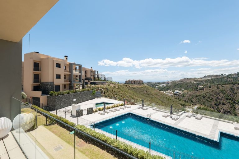 0731565ca28820065a3c70696523863a - 15