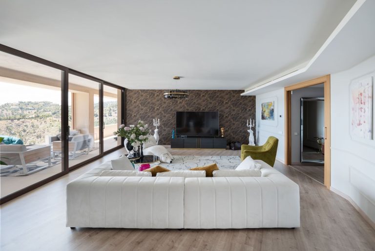 0731565ca28820065a3c70696523863a - 9