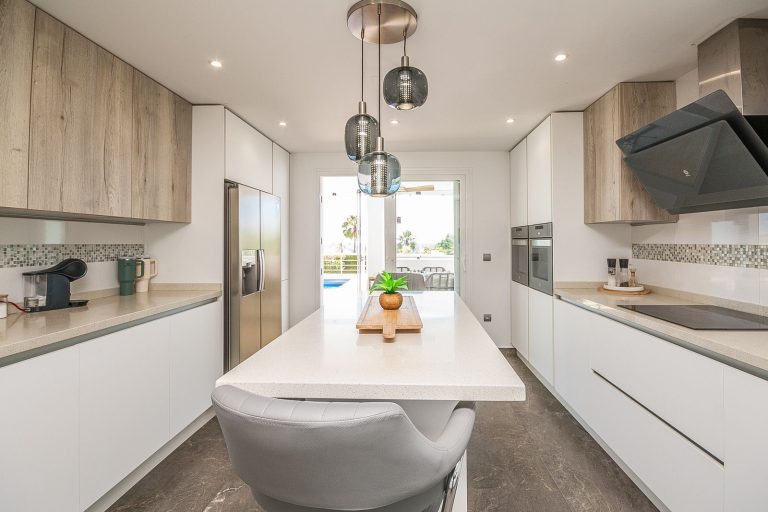 08f3047c3c68bfe3239d59ef9cd47d42 - 5