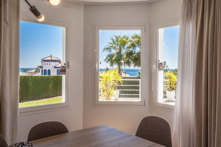 08f3047c3c68bfe3239d59ef9cd47d42 - 9