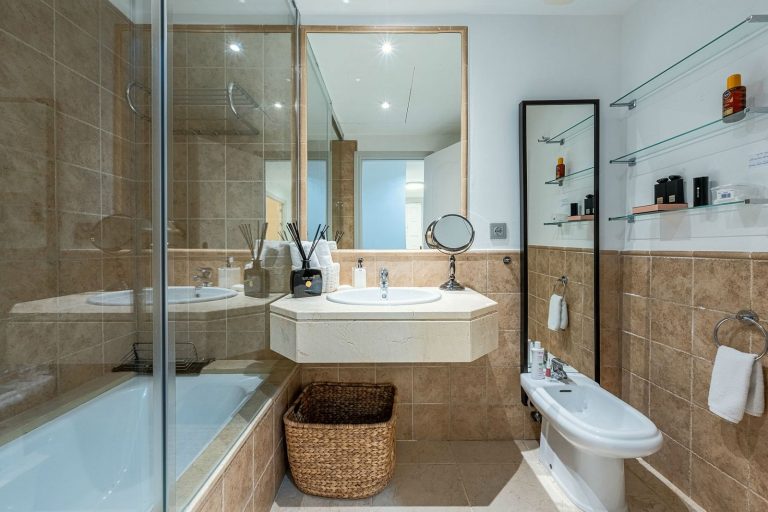 08f46b7ec223d4a97174a222d9ff1a60 - 11